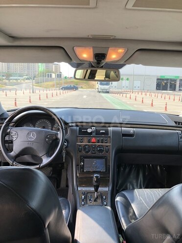 Mercedes E 240 2001, 220,000 km - 2.6 l - Bakı