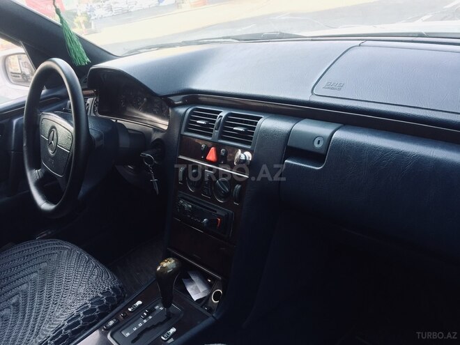 Mercedes E 200 1996, 345,000 km - 2.0 l - Bakı