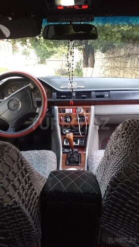 Mercedes E 200 1993, 3,859,600 km - 0.2 l - İsmayıllı