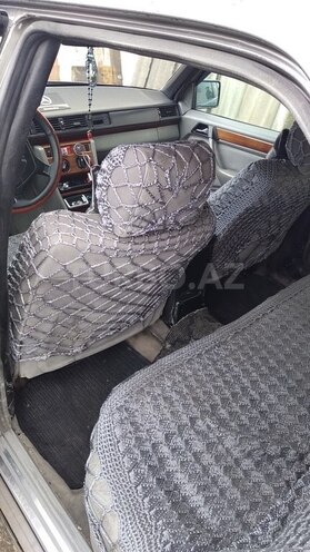 Mercedes E 200 1993, 3,859,600 km - 0.2 l - İsmayıllı