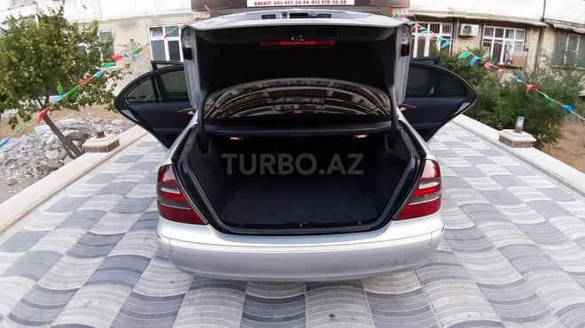 Mercedes E 220 2002, 310,000 km - 2.2 l - Bakı