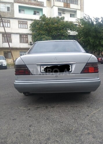 Mercedes E 250 1993, 450,000 km - 2.5 l - Bakı