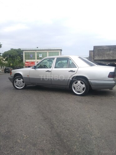 Mercedes E 250 1993, 450,000 km - 2.5 l - Bakı