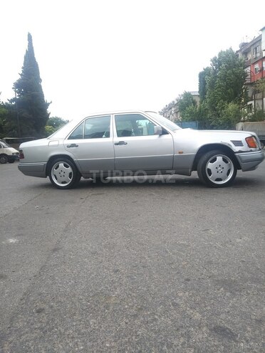 Mercedes E 250 1993, 450,000 km - 2.5 l - Bakı
