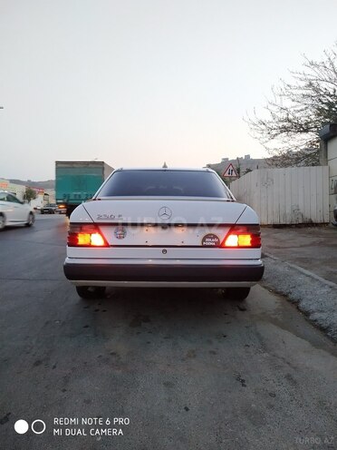 Mercedes E 230 1990, 406,536 km - 2.3 l - Bakı