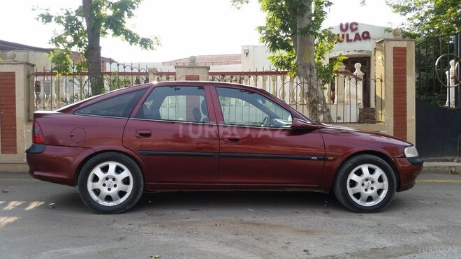 Opel Vectra 1997, 330,000 km - 2.0 л - Gəncə