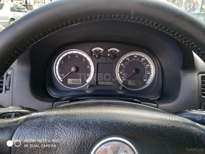 Volkswagen Jetta 2004, 255,000 km - 2.0 л - Bakı