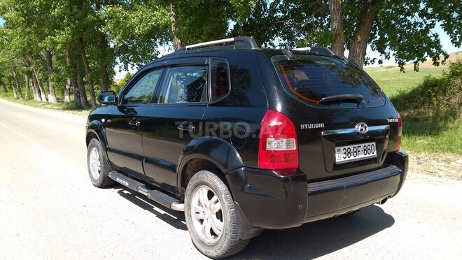 Hyundai Tucson 2006, 220,000 km - 2.0 l - Qusar