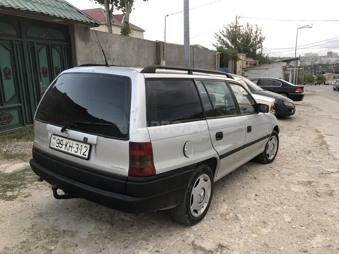 Opel Astra 1993, 370,000 km - 1.7 l - Bakı