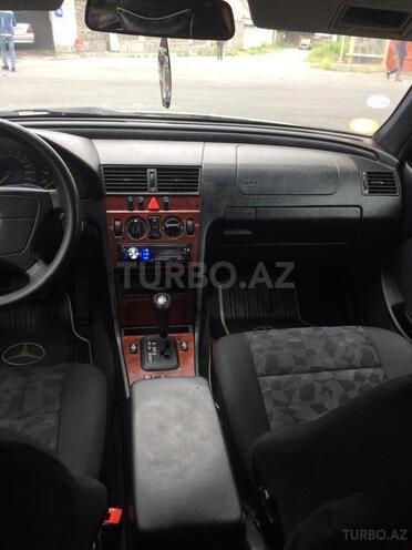 Mercedes C 200 1997, 245,000 km - 2.0 л - Qəbələ