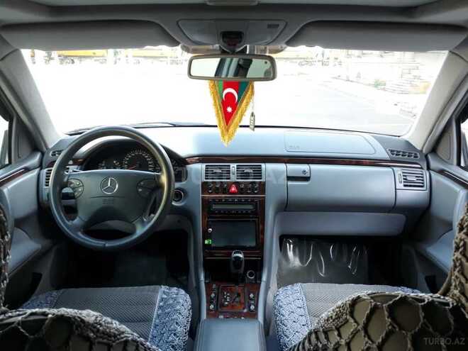 Mercedes E 240 2001, 268,760 km - 2.6 л - Ucar