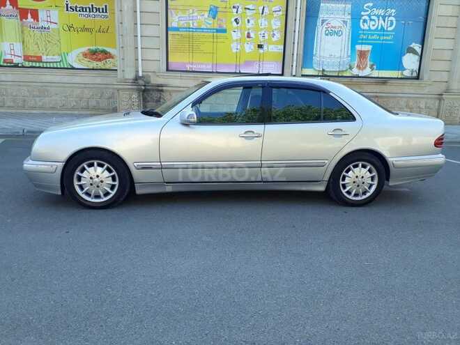Mercedes E 240 2001, 268,760 km - 2.6 л - Ucar