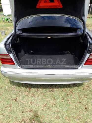 Mercedes E 240 2001, 268,760 km - 2.6 л - Ucar