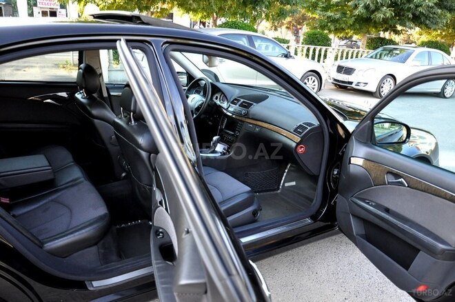 Mercedes E 240 2004, 310,750 km - 2.6 л - Saatlı
