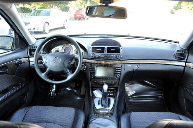 Mercedes E 240 2004, 310,750 km - 2.6 л - Saatlı