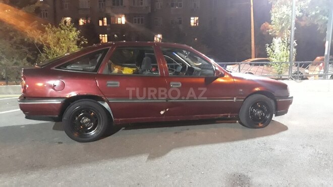 Opel Vectra 1992, 285,000 km - 1.8 л - Bakı
