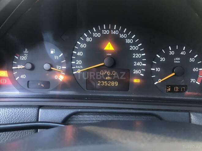 Mercedes E 240 2001, 235,346 km - 2.6 l - Bakı