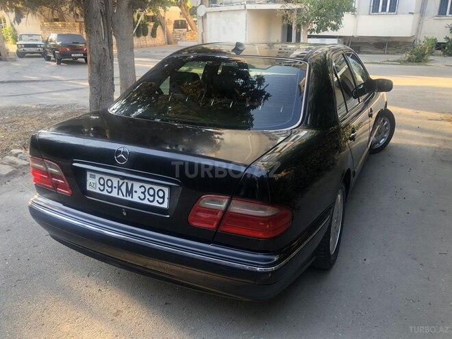 Mercedes E 240 2001, 235,346 km - 2.6 l - Bakı