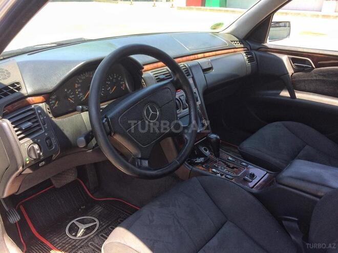 Mercedes E 240 1998, 320,000 km - 2.4 l - Gəncə