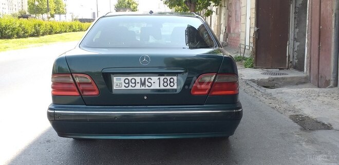 Mercedes E 220 2001, 432,185 km - 2.2 l - Bakı