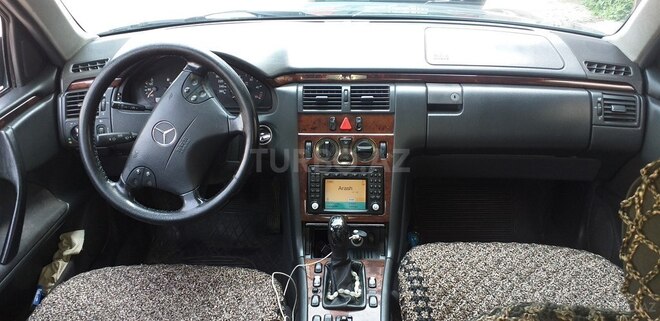 Mercedes E 220 2001, 432,185 km - 2.2 l - Bakı