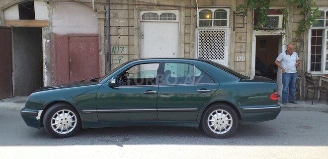 Mercedes E 220 2001, 432,185 km - 2.2 l - Bakı