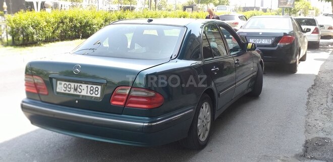 Mercedes E 220 2001, 432,185 km - 2.2 l - Bakı