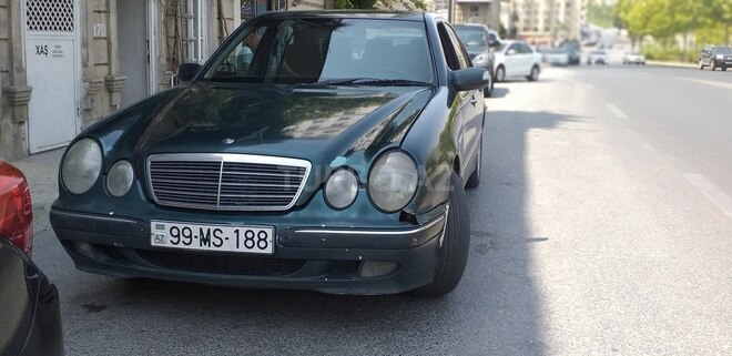 Mercedes E 220 2001, 432,185 km - 2.2 l - Bakı