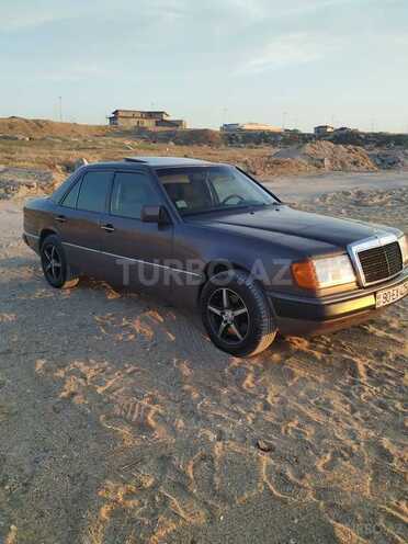 Mercedes E 200 1993, 22,000 km - 2.0 l - Bakı