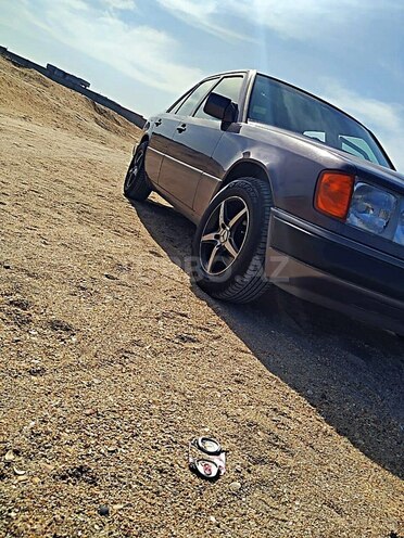 Mercedes E 200 1993, 22,000 km - 2.0 l - Bakı