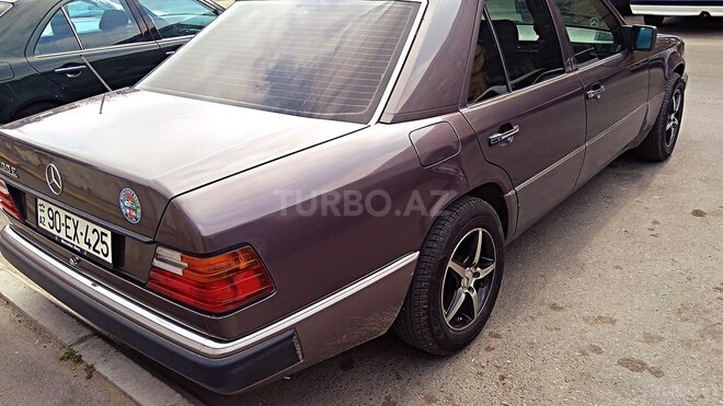 Mercedes E 200 1993, 22,000 km - 2.0 l - Bakı