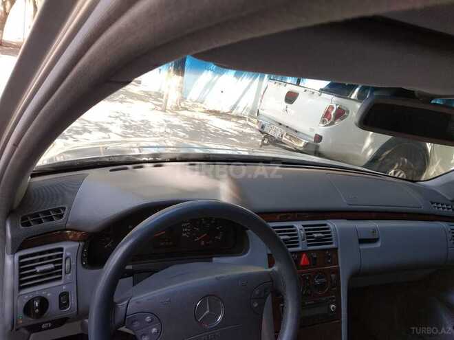 Mercedes E 270 2001, 385,213 km - 2.7 л - Bakı