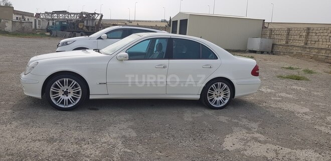 Mercedes E 240 2004, 215,000 km - 2.6 l - Bakı