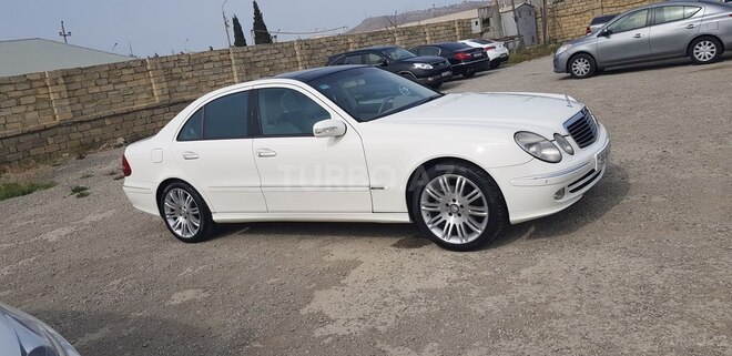 Mercedes E 240 2004, 215,000 km - 2.6 l - Bakı