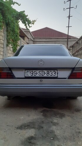 Mercedes E 200 1993, 250,000 km - 2.0 l - Bakı
