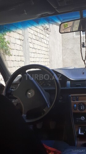 Mercedes E 200 1993, 250,000 km - 2.0 l - Bakı