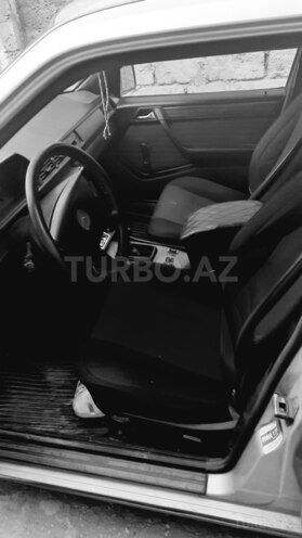 Mercedes E 200 1993, 250,000 km - 2.0 l - Bakı
