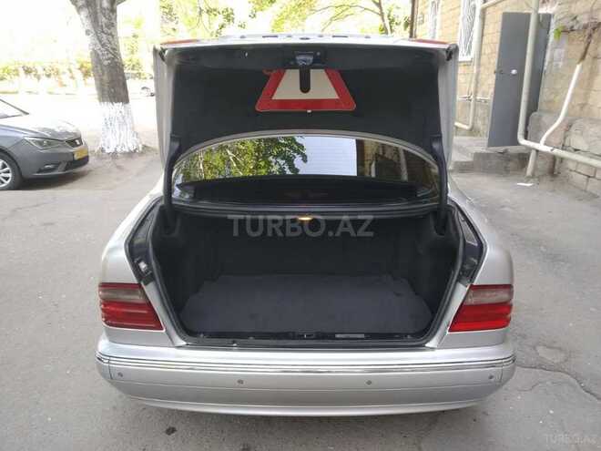Mercedes E 270 2001, 385,213 km - 2.7 л - Bakı
