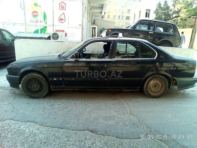 BMW 525 1988, 300,000 km - 2.5 l - Bakı