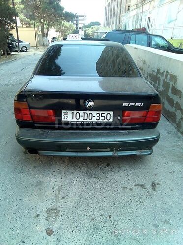 BMW 525 1988, 300,000 km - 2.5 l - Bakı
