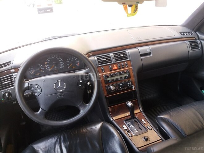 Mercedes E 230 1996, 235,000 km - 2.3 л - Sumqayıt