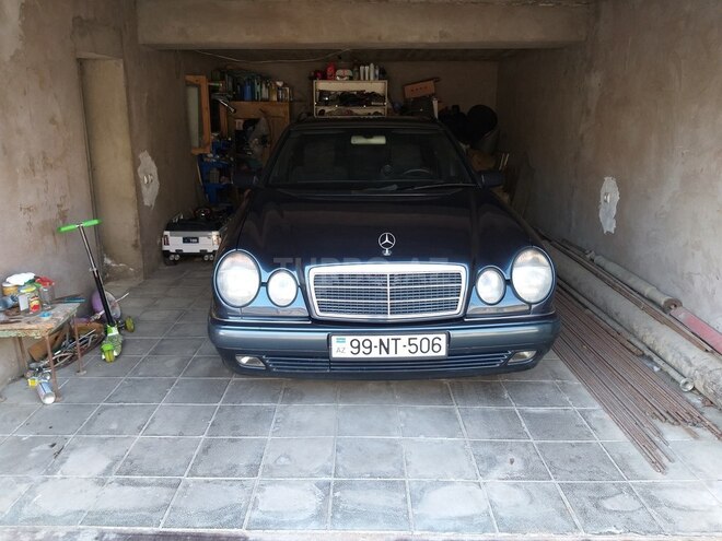 Mercedes E 240 1998, 280,000 km - 2.4 л - Bakı