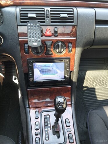 Mercedes E 240 1998, 280,000 km - 2.4 л - Bakı