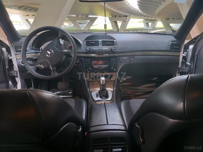 Mercedes E 240 2002, 273,308 km - 2.6 l - Bakı