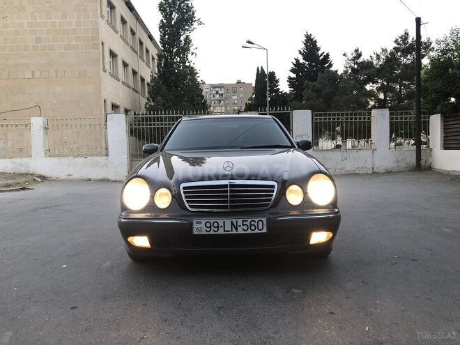 Mercedes E 200 2001, 211,000 km - 2.0 l - Bakı
