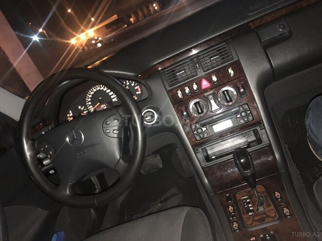 Mercedes E 200 2001, 211,000 km - 2.0 l - Bakı