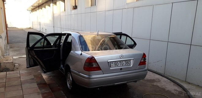 Mercedes C 180 1995, 435,557 km - 1.8 л - Salyan