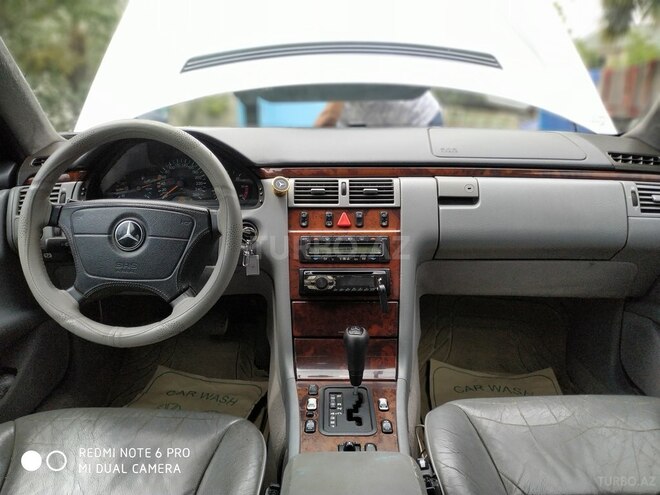 Mercedes E 300 1998, 300,000 km - 3.0 l - Bakı