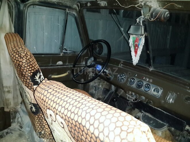 UAZ 469 1980, 100,000 km - 2.9 l - Salyan