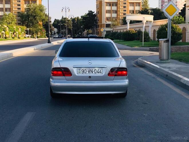 Mercedes E 200 2000, 240,000 km - 2.0 l - Bakı